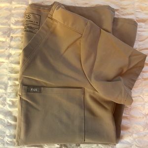 FIGS BEIGE CATARINA ONE POCKET SCRUB TOP